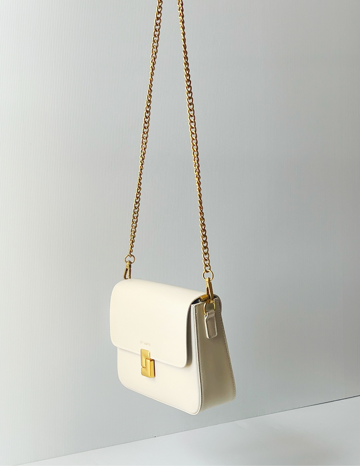 Versa off-white hand bag