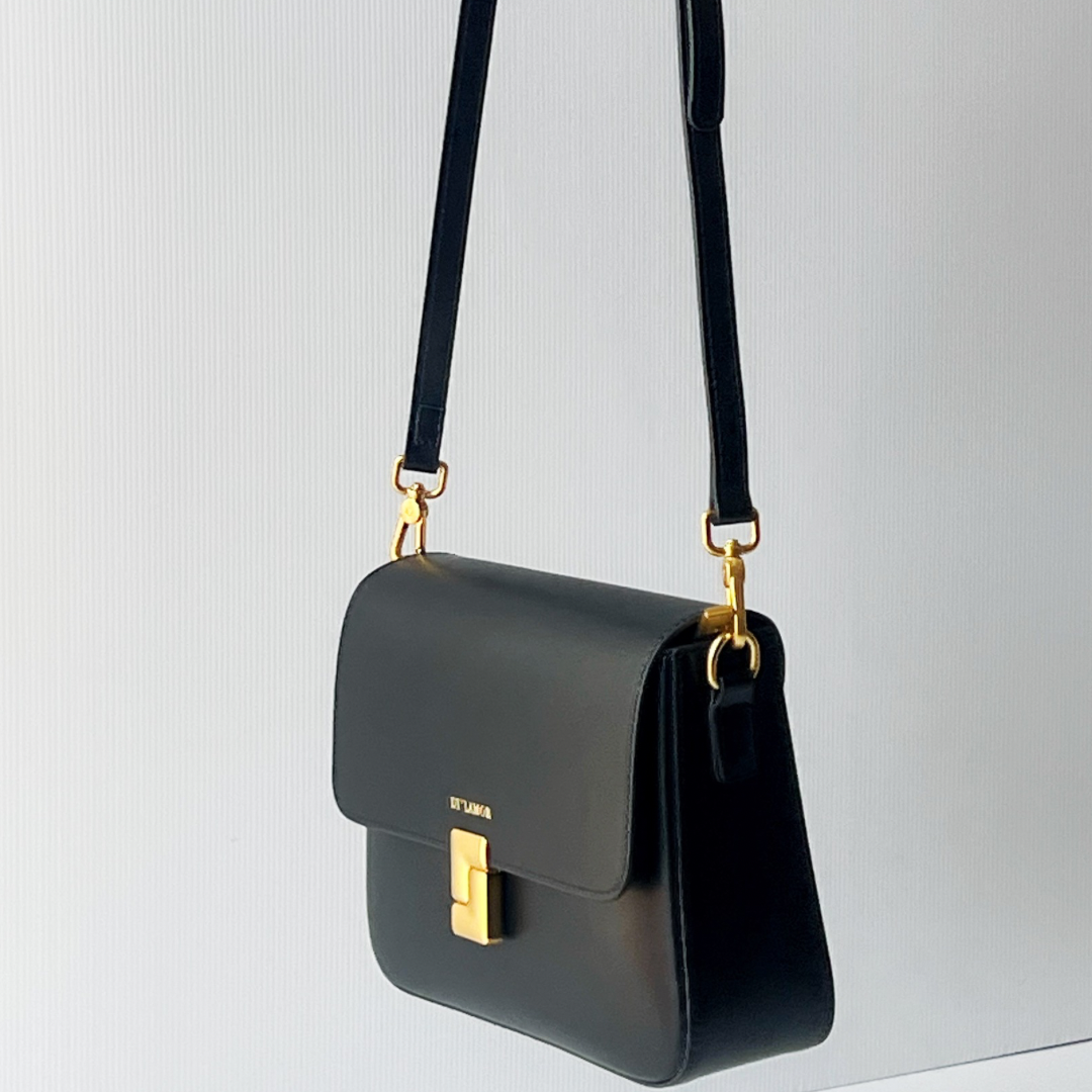 Versa Black hand bag