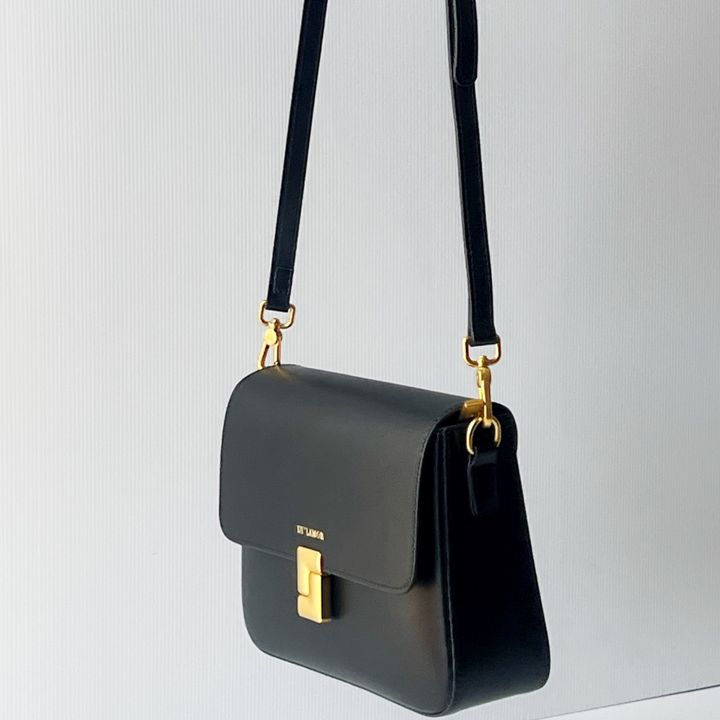 Versa Black hand bag